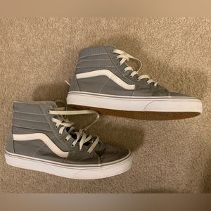 Vans 500714 Old Skool skate shoes.